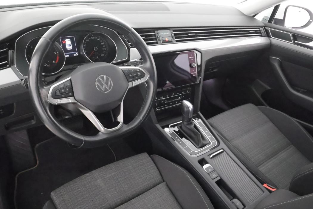 VOLKSWAGEN Passat 2022