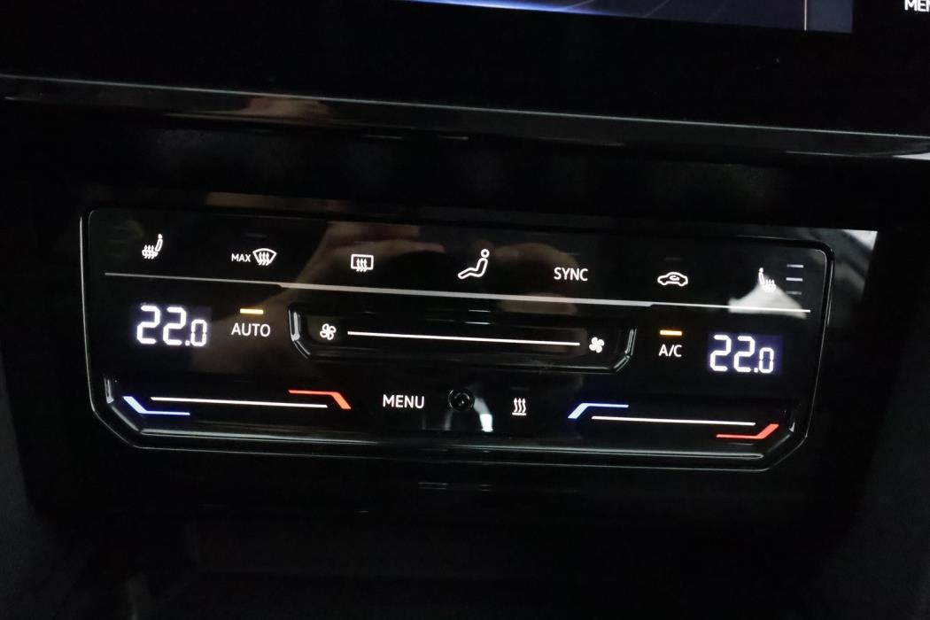 VOLKSWAGEN Passat 2022