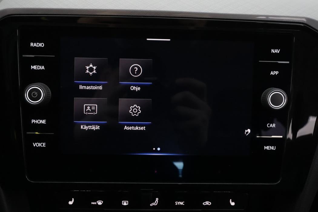 VOLKSWAGEN Passat 2022