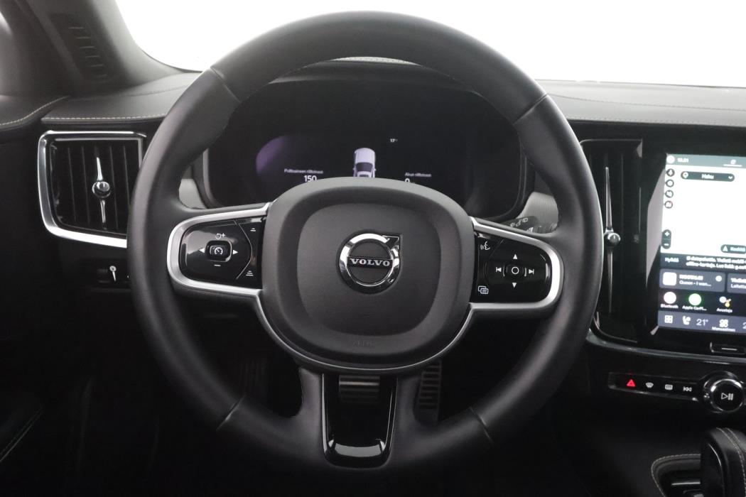 VOLVO V90 2022