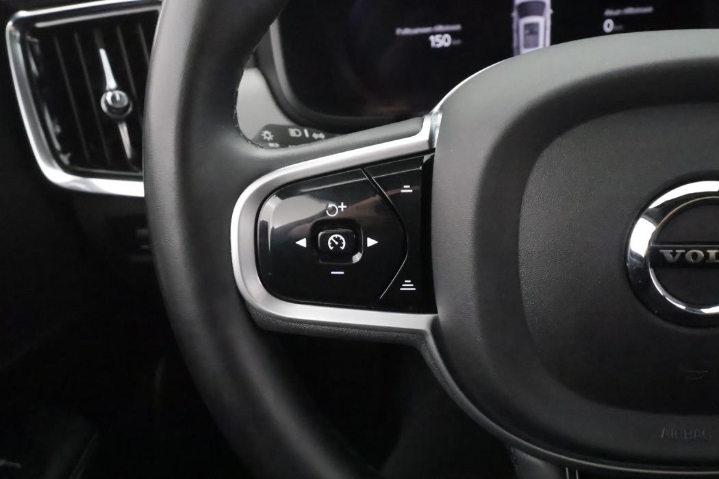 VOLVO V90 2022