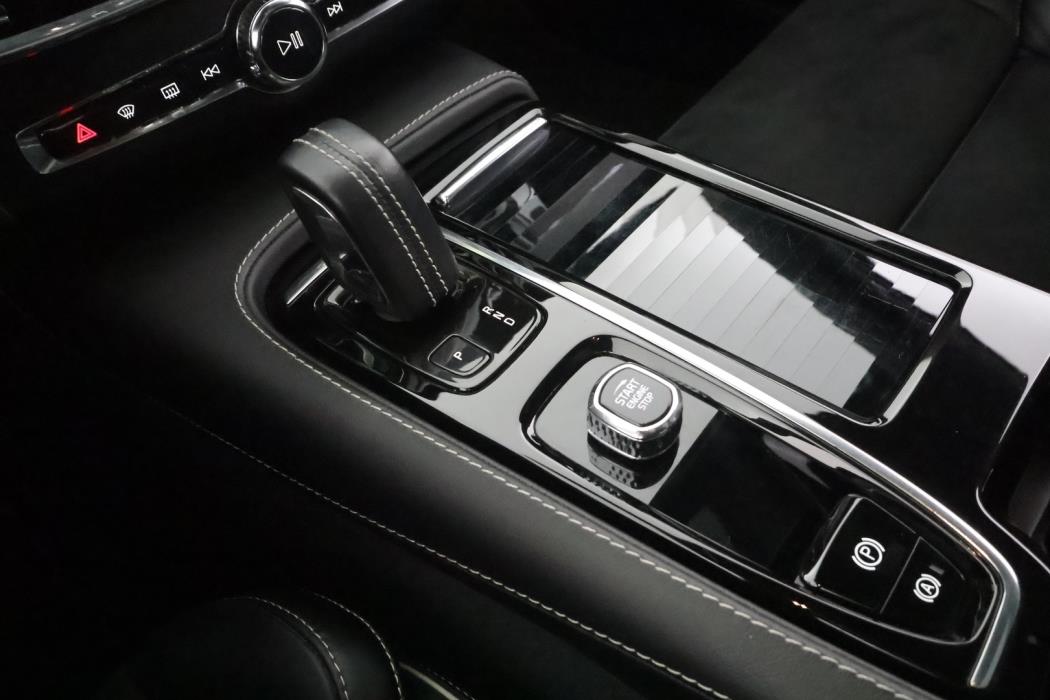 VOLVO V90 2022