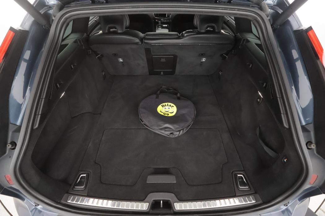 VOLVO V90 2022