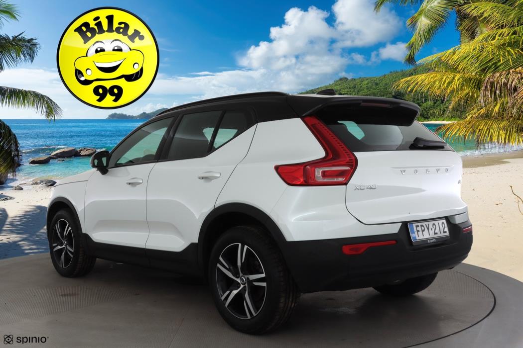 VOLVO XC40 2021