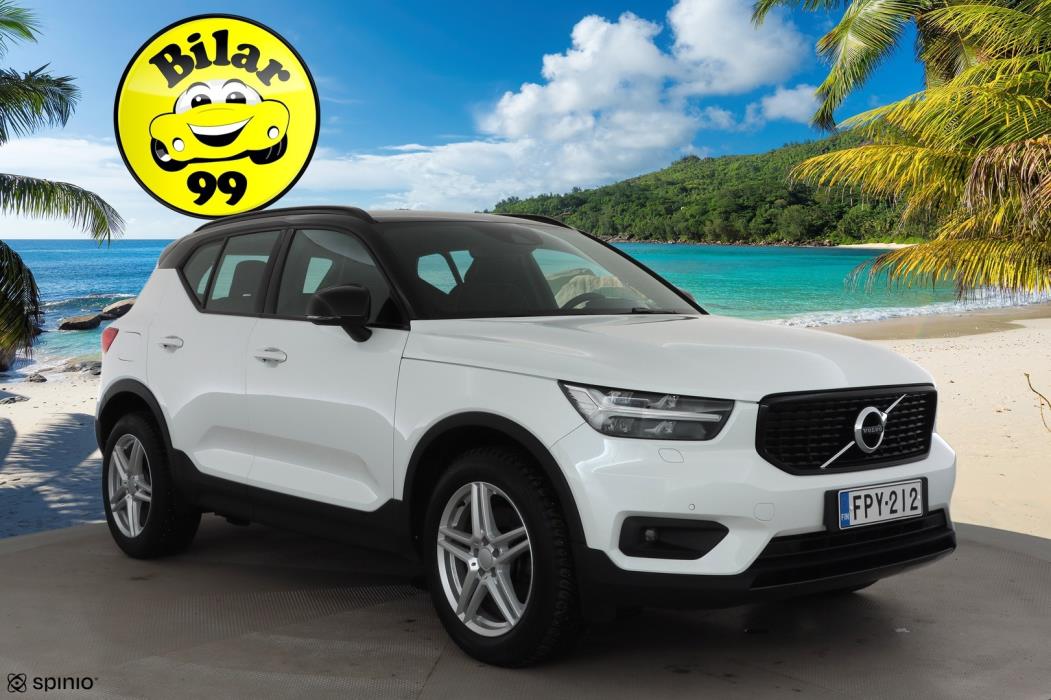 VOLVO XC40 2021