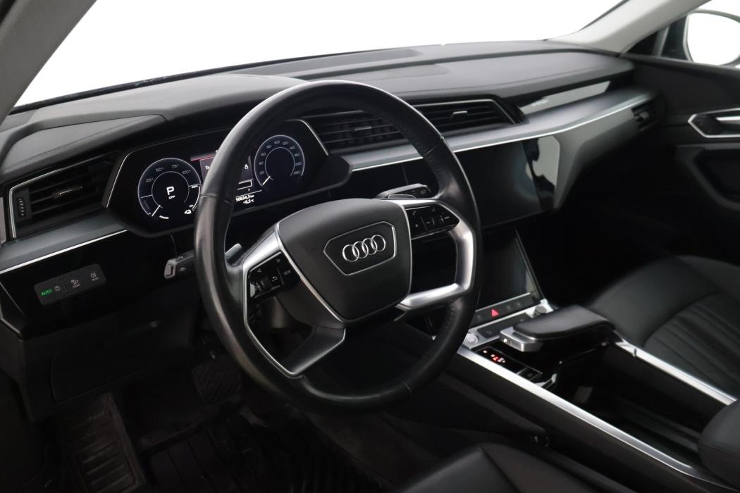 AUDI e-tron 2020