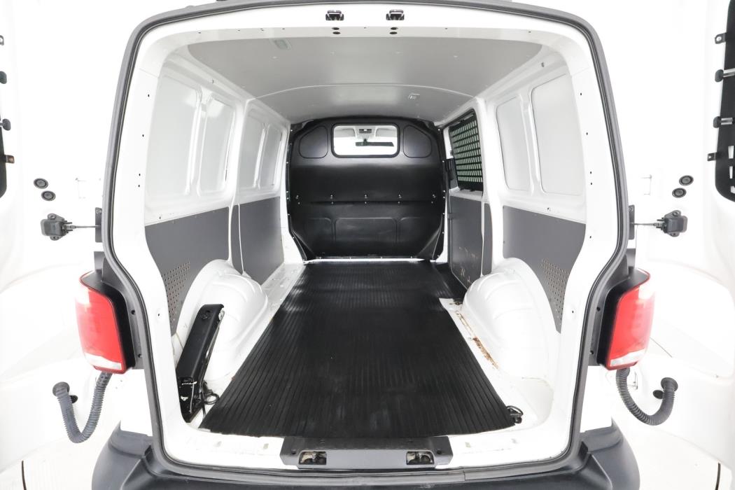 VOLKSWAGEN Transporter 2024