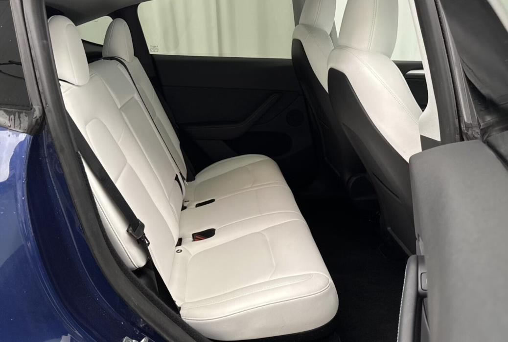 TESLA MODEL Y 2024