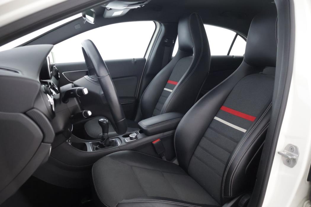 MERCEDES-BENZ A 2014