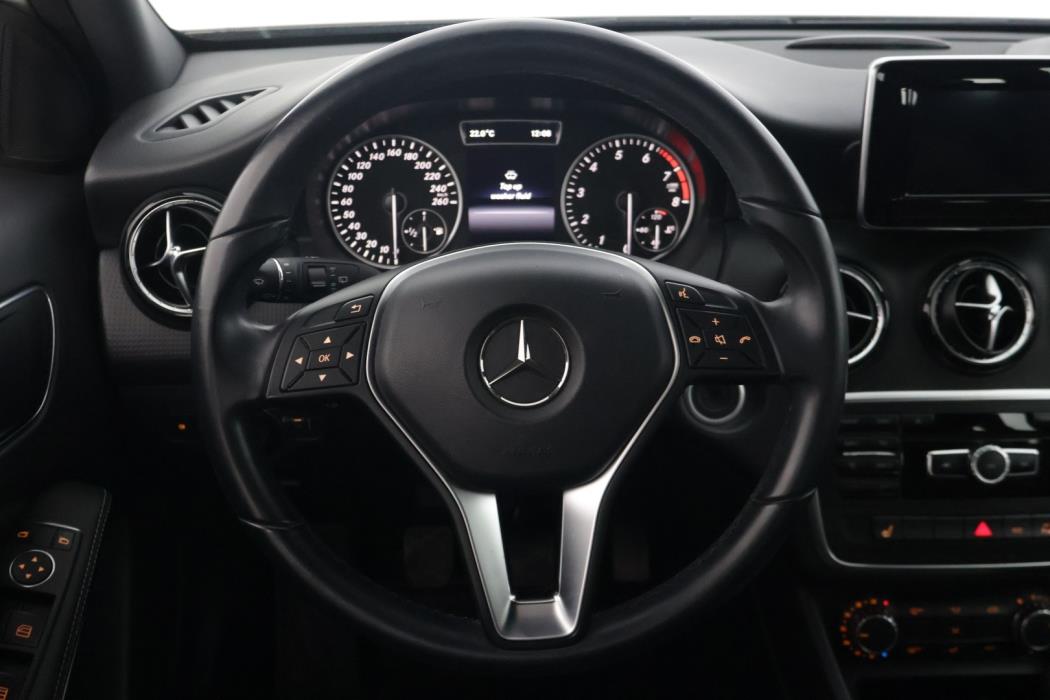 MERCEDES-BENZ A 2014