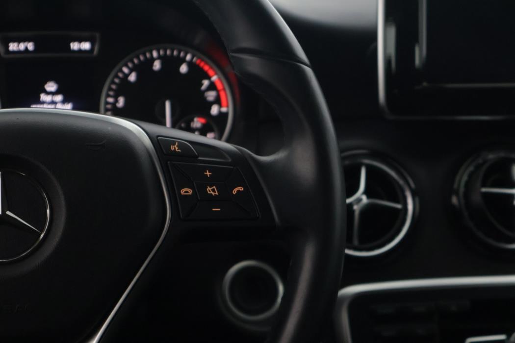 MERCEDES-BENZ A 2014