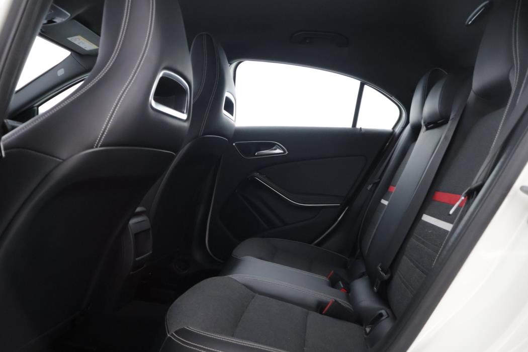 MERCEDES-BENZ A 2014