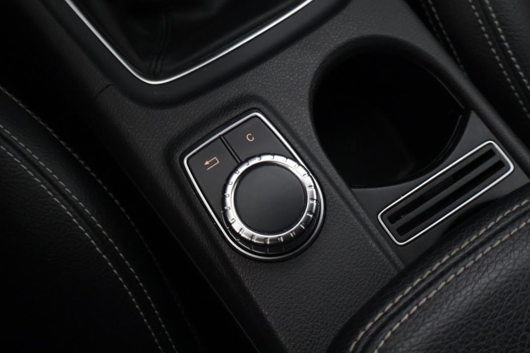 MERCEDES-BENZ A 2014