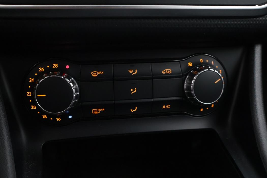 MERCEDES-BENZ A 2014