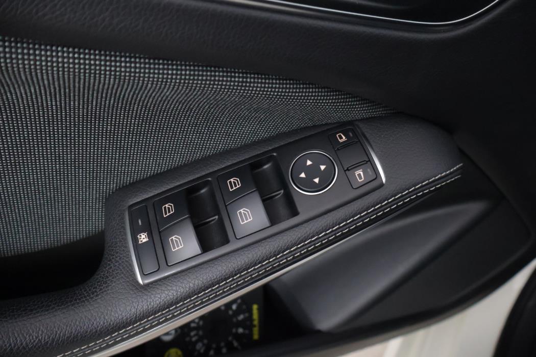 MERCEDES-BENZ A 2014