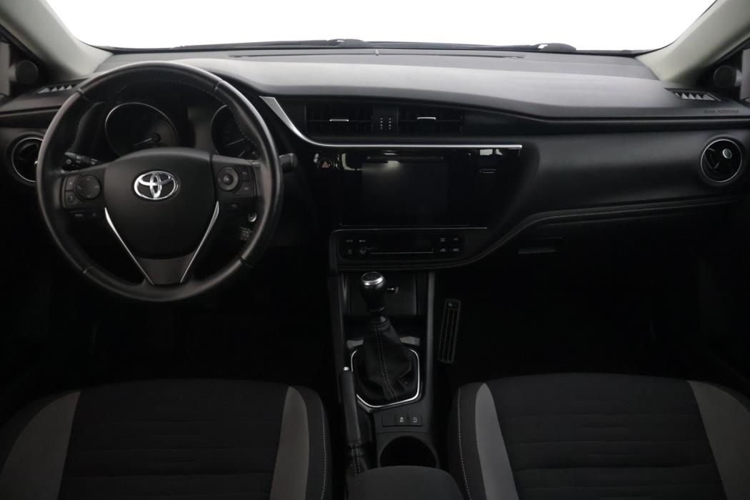 TOYOTA Auris 2016
