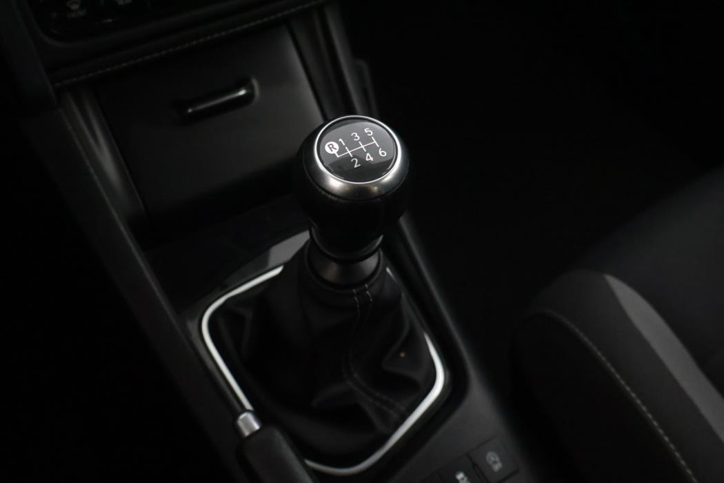 TOYOTA Auris 2016