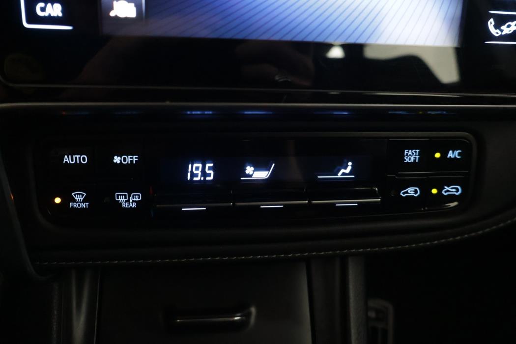 TOYOTA Auris 2016
