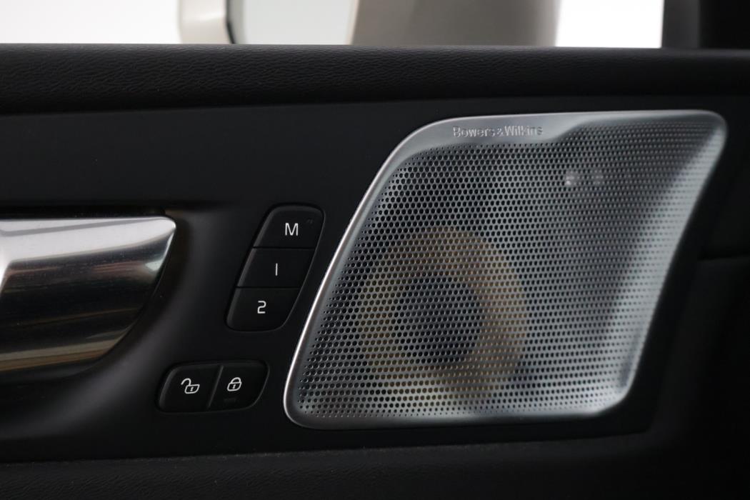 VOLVO XC60 2019