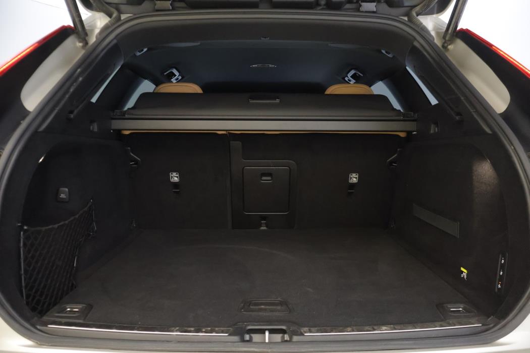 VOLVO XC60 2019