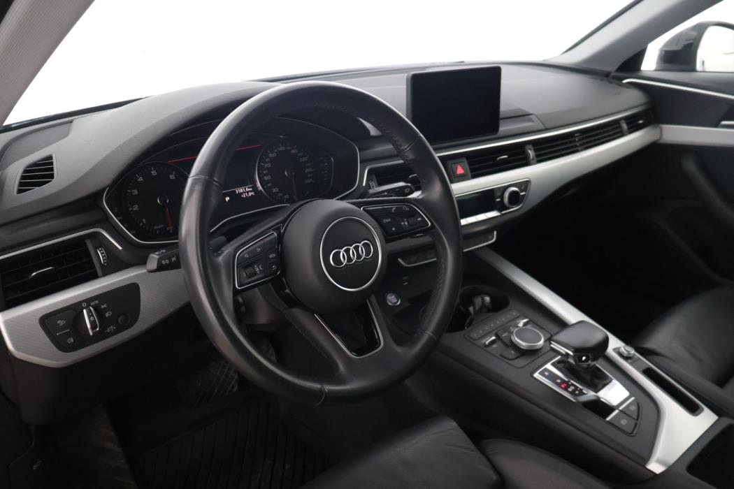 AUDI A4 2019