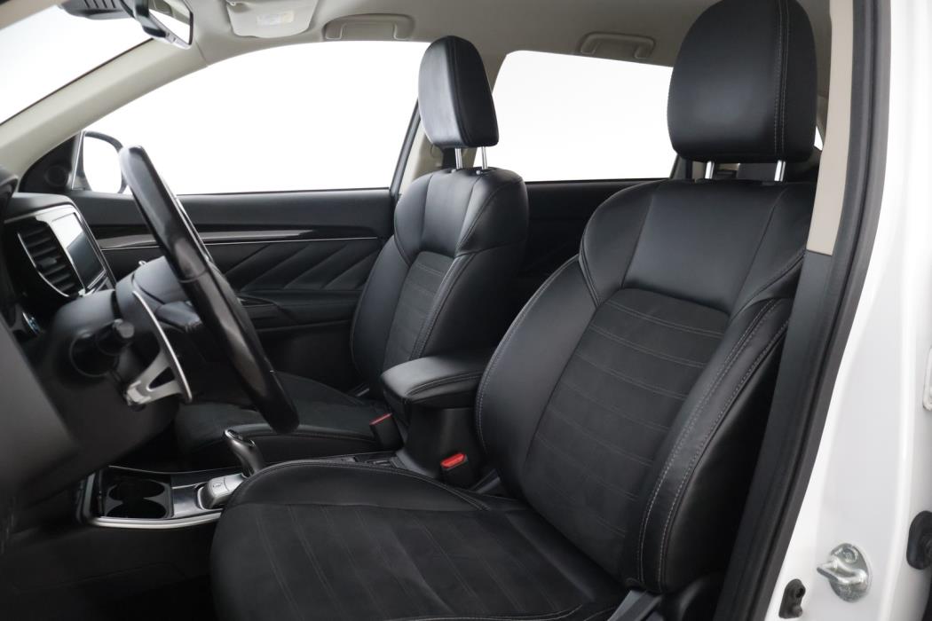 MITSUBISHI OUTLANDER PHEV 2019