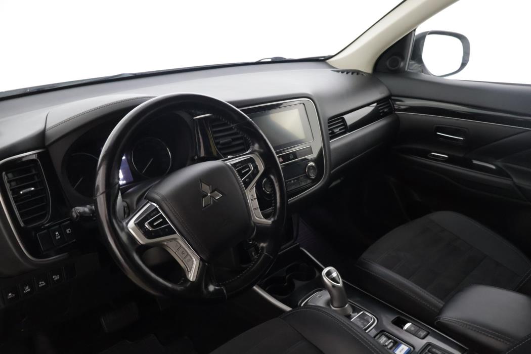 MITSUBISHI OUTLANDER PHEV 2019