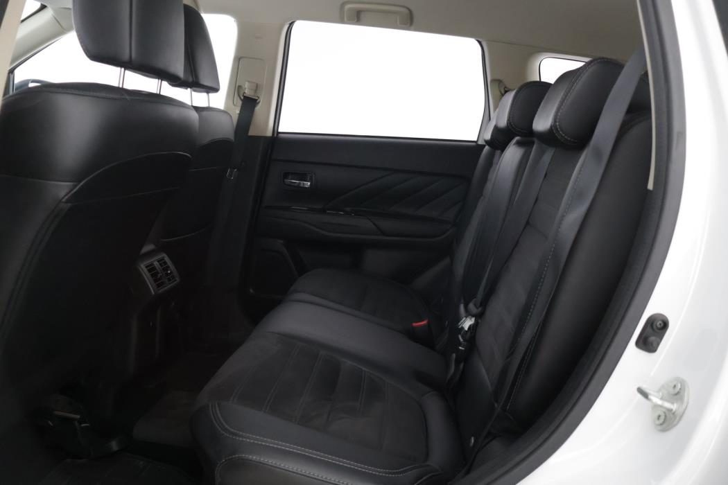 MITSUBISHI OUTLANDER PHEV 2019