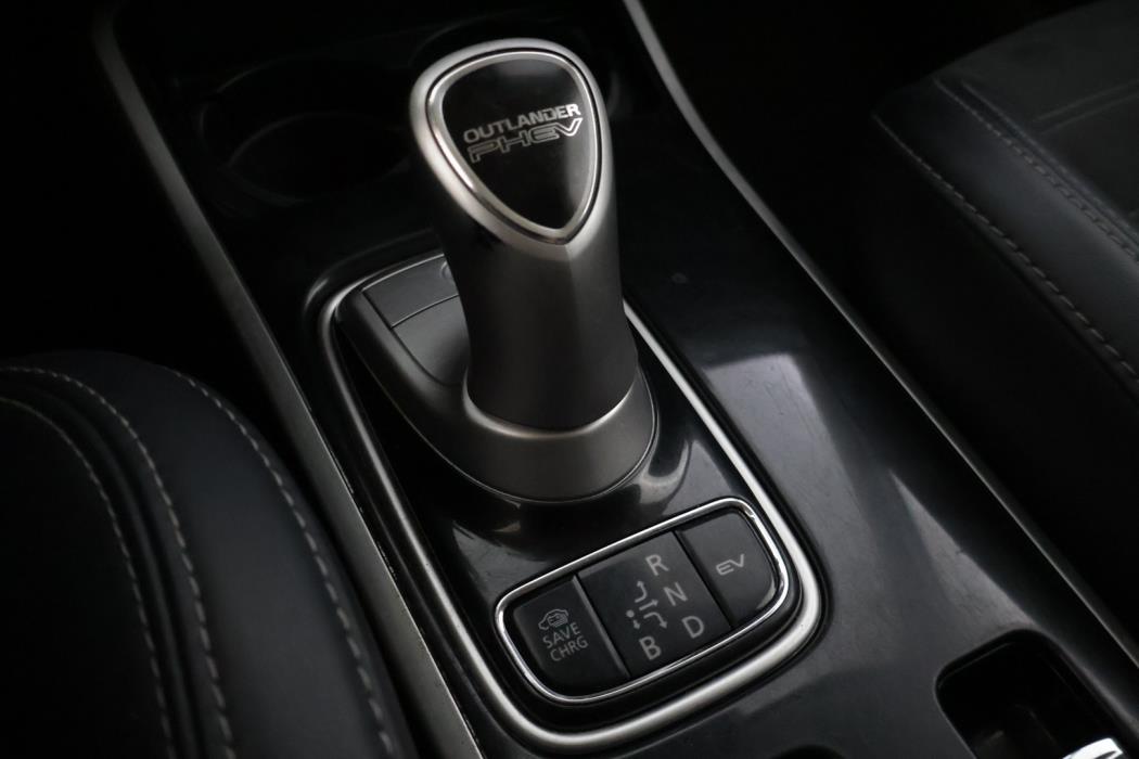 MITSUBISHI OUTLANDER PHEV 2019