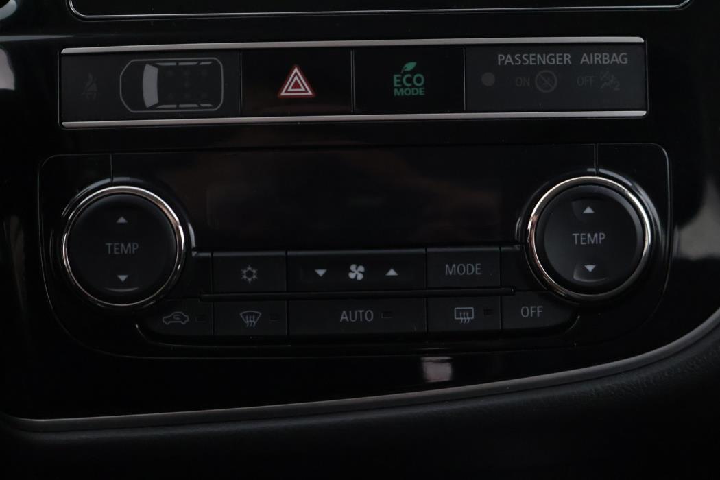 MITSUBISHI OUTLANDER PHEV 2019