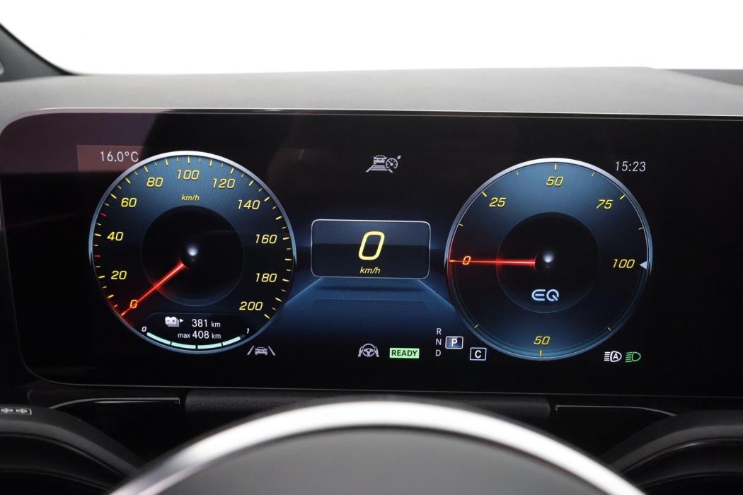 MERCEDES-BENZ EQA 2023