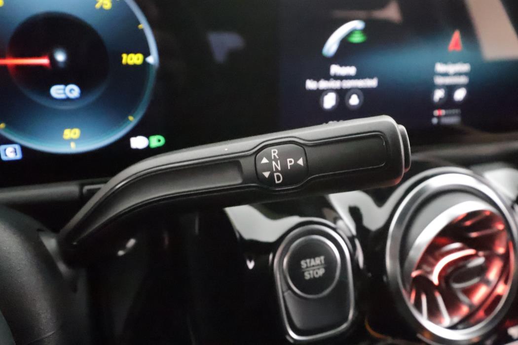 MERCEDES-BENZ EQA 2023