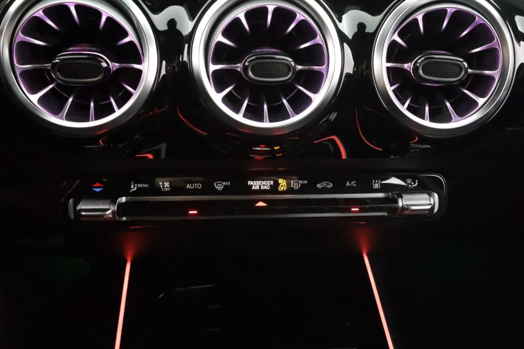 MERCEDES-BENZ EQA 2023