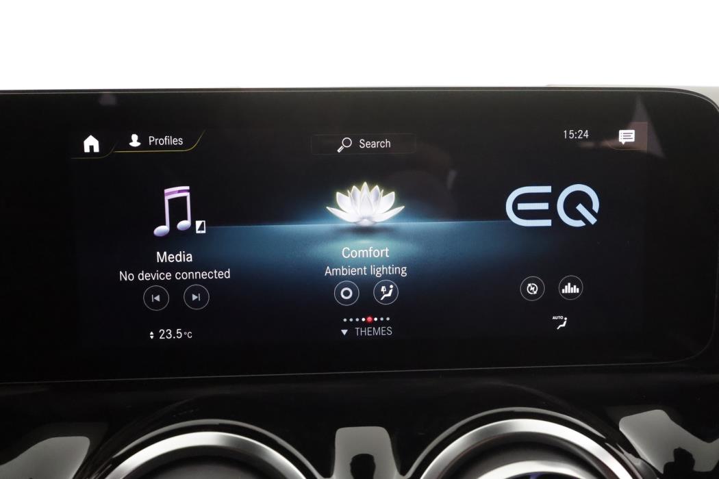 MERCEDES-BENZ EQA 2023