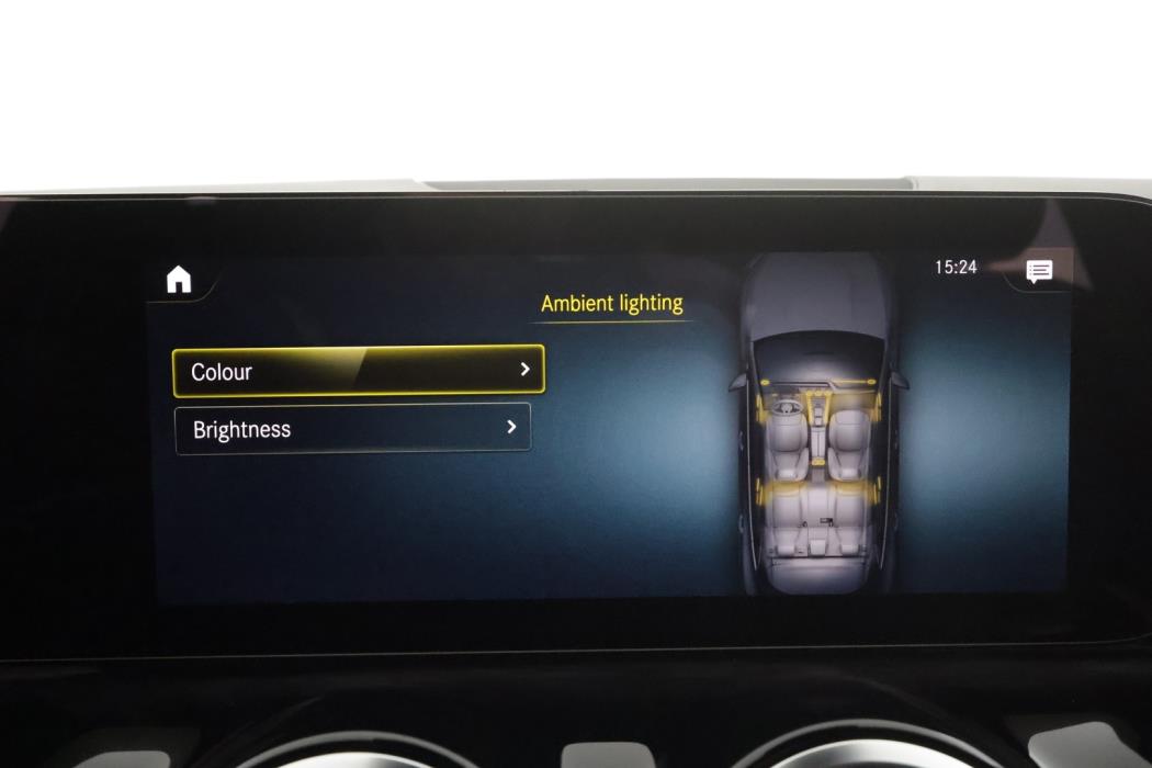 MERCEDES-BENZ EQA 2023