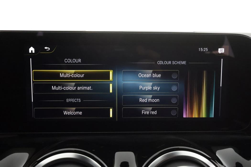 MERCEDES-BENZ EQA 2023