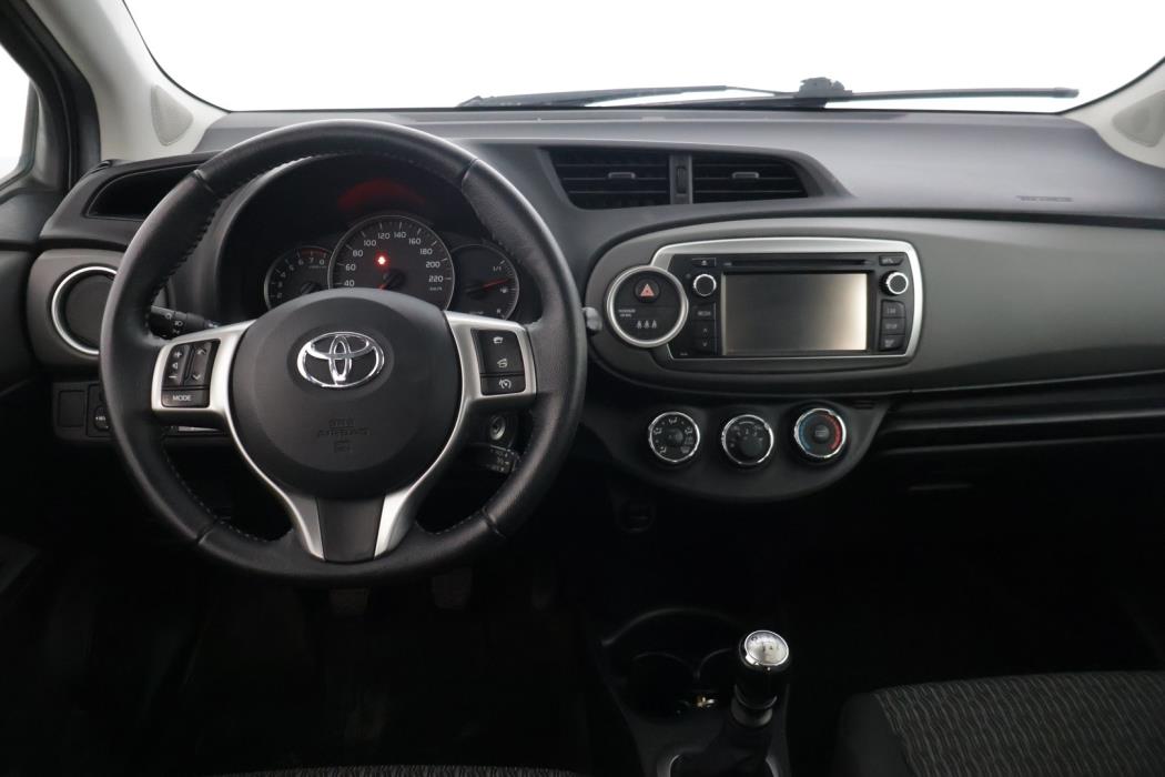 TOYOTA Yaris 2014