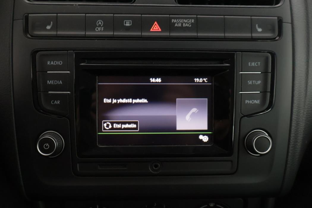 VOLKSWAGEN Polo 2016