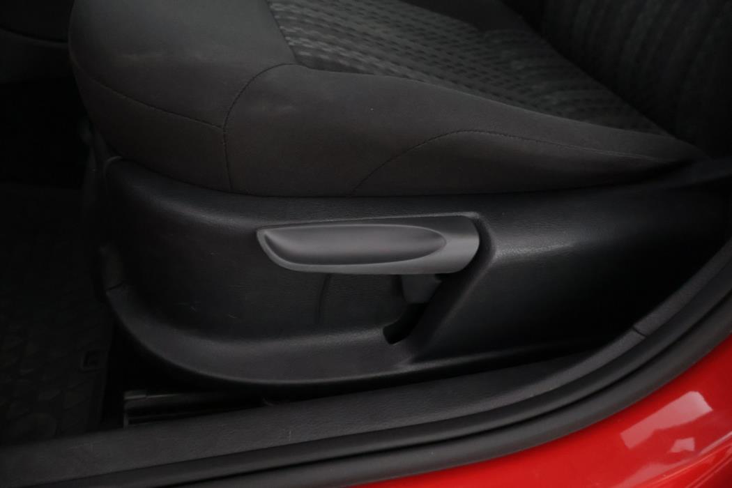 VOLKSWAGEN Polo 2016