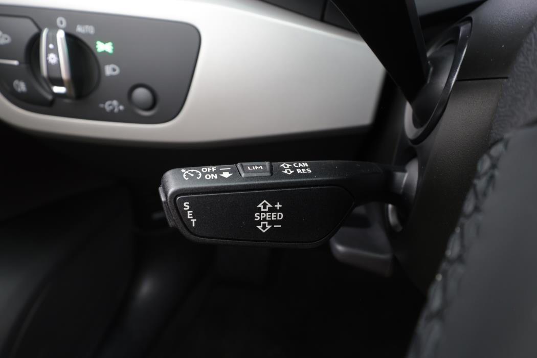 AUDI A4 2023