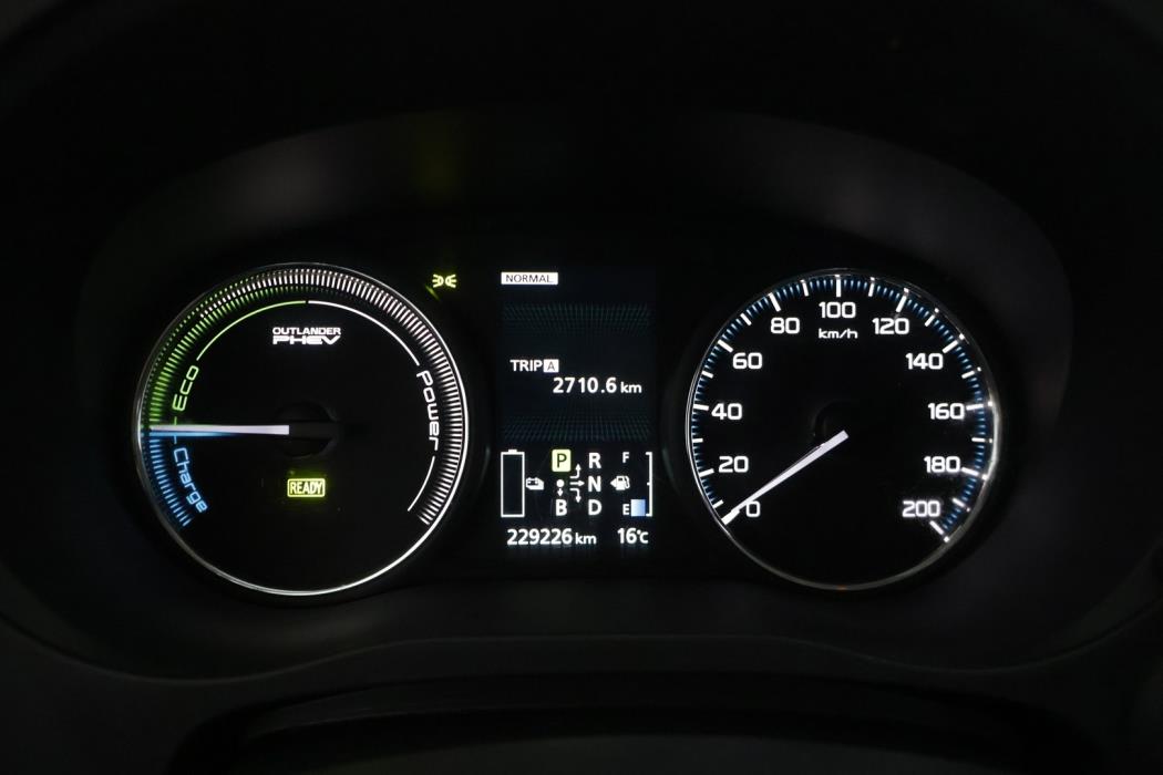 MITSUBISHI Outlander 2014