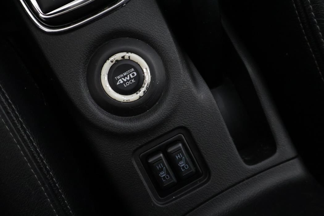 MITSUBISHI Outlander 2014