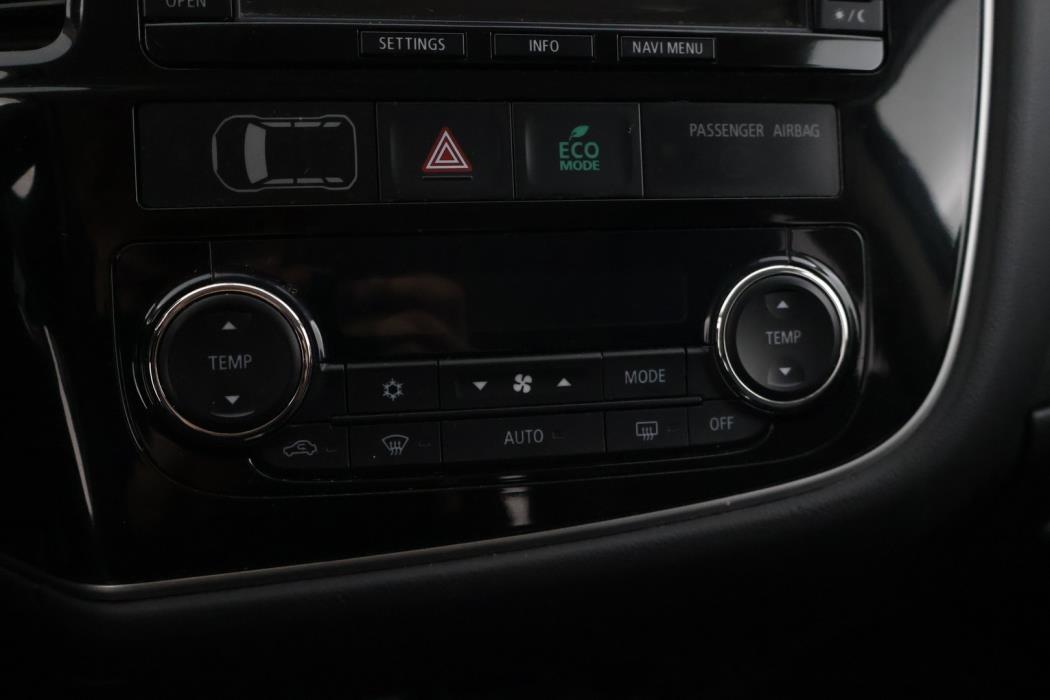 MITSUBISHI Outlander 2014