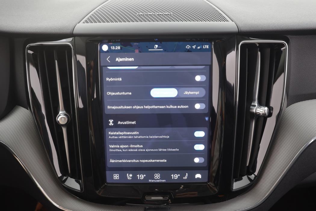 VOLVO XC60 2023