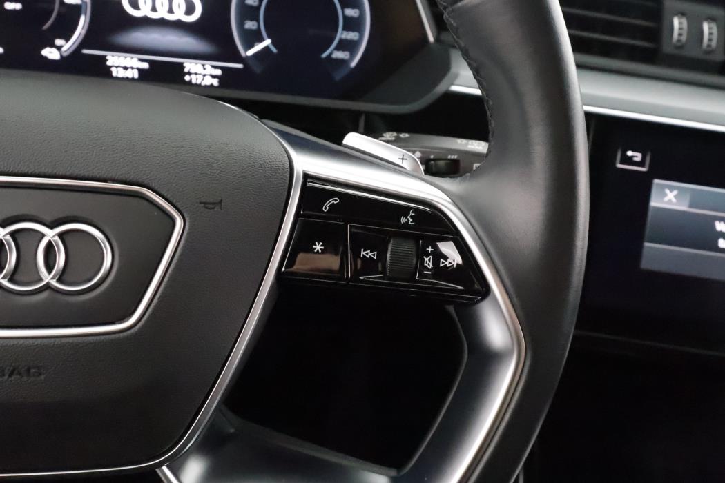AUDI E-TRON 2022