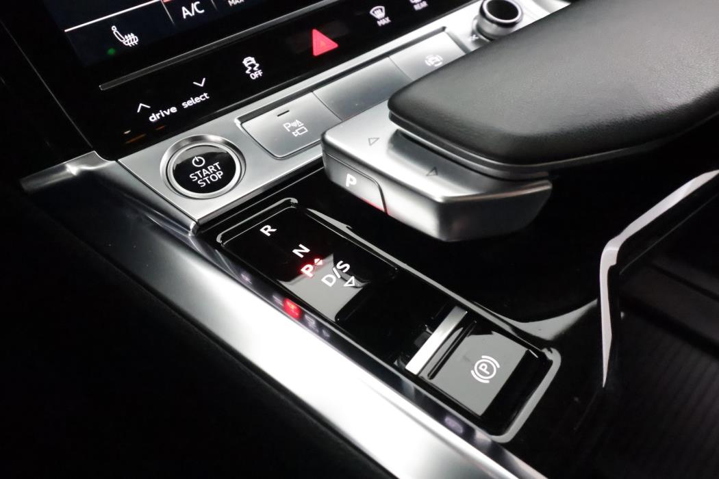 AUDI E-TRON 2022