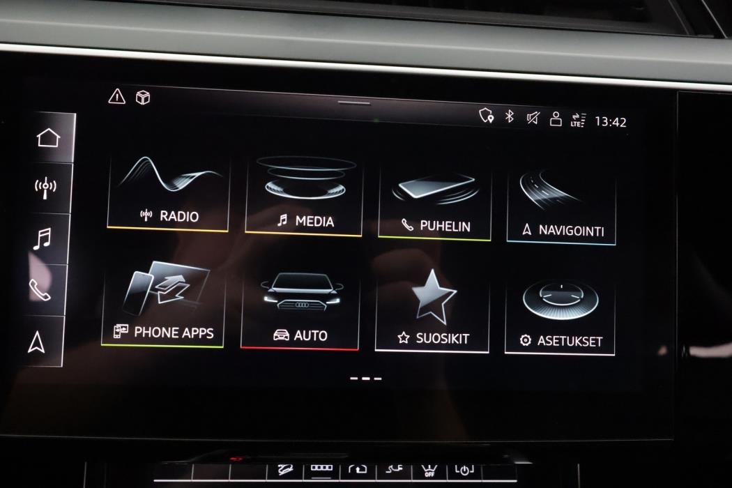 AUDI E-TRON 2022