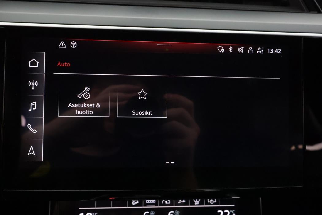 AUDI E-TRON 2022