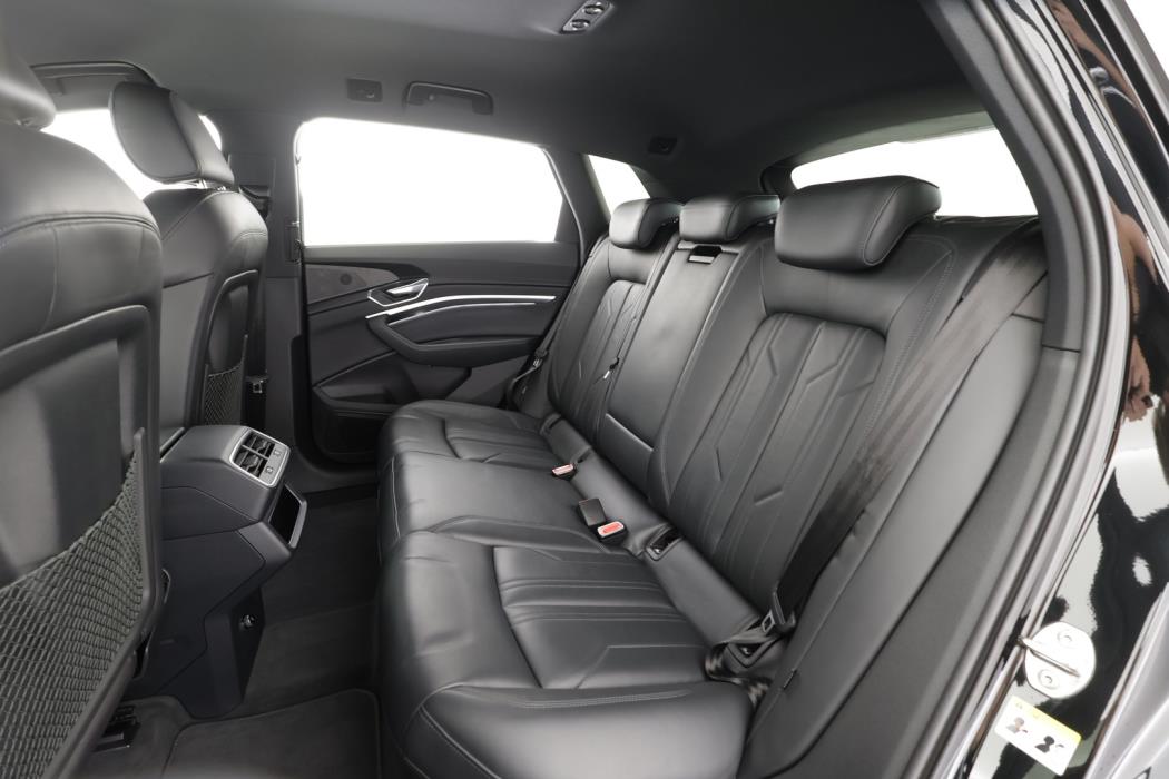 AUDI E-TRON 2022