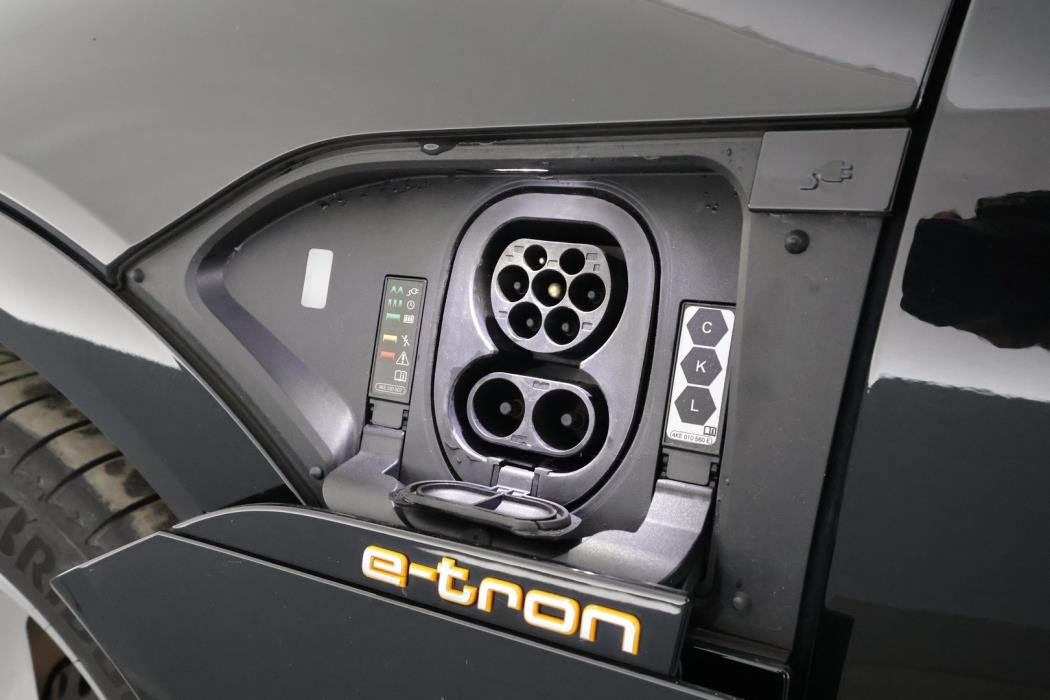 AUDI E-TRON 2022